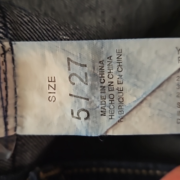 Size 5 YMI Dark Cargo shorts - Picture 5 of 5